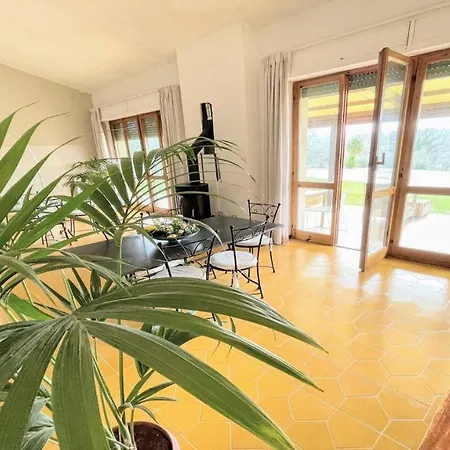 Sole Vino, Fabulous Pool, Fantastic Area, Sleeps Up To 15persons