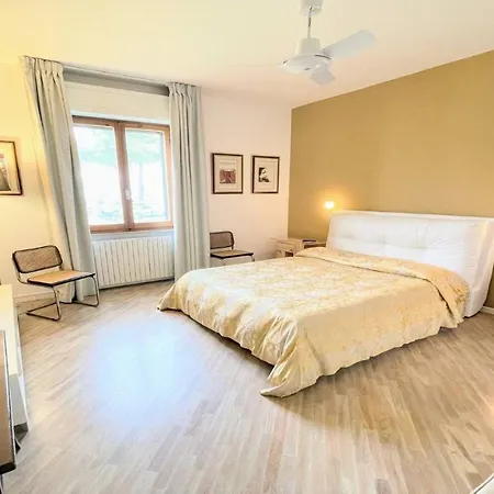 Sole Vino, Fabulous Pool, Fantastic Area, Sleeps Up To 15persons Villa