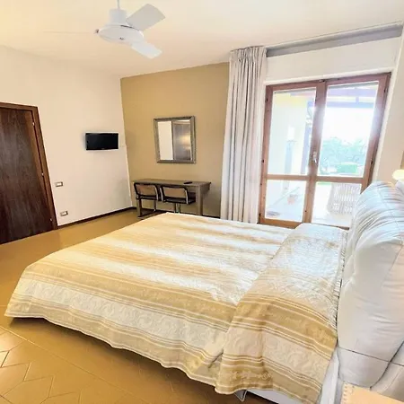 Sole Vino, Fabulous Pool, Fantastic Area, Sleeps Up To 15persons Belvedere (Perugia)