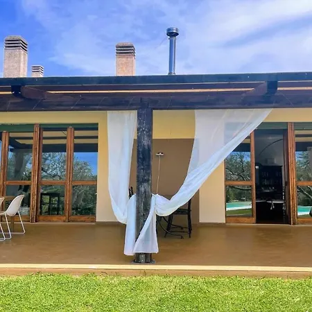 Sole Vino, Fabulous Pool, Fantastic Area, Sleeps Up To 15persons
