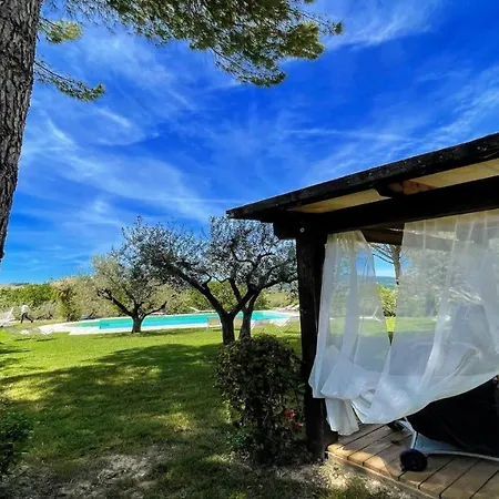 Sole Vino, Fabulous Pool, Fantastic Area, Sleeps Up To 15persons Belvedere (Perugia)
