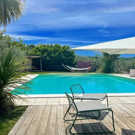 Sole Vino, Fabulous Pool, Fantastic Area, Sleeps Up To 15persons
