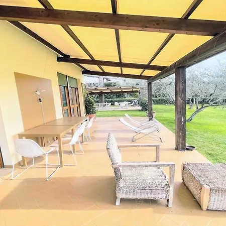 Sole Vino, Fabulous Pool, Fantastic Area, Sleeps Up To 15persons